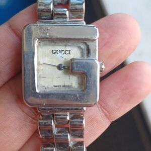 Gucci Silver Tone G-Shaped Square Bracelet Watch with Ivory Dial